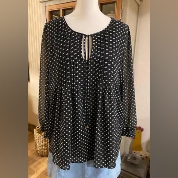 Tommy Hilfiger Tops - Tommy Hilfiger Black and White Chiffon Polka Dot Blouse